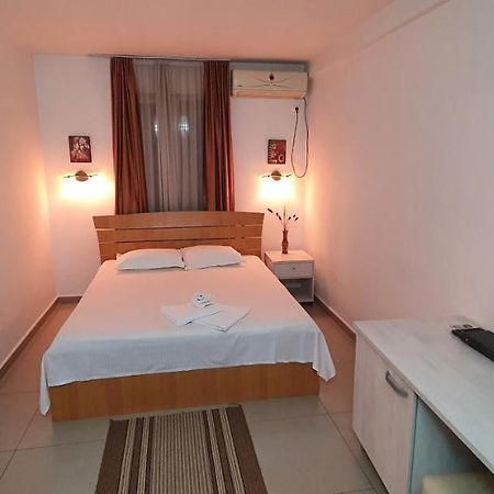 Hotel Evro Set Skopje Exterior foto